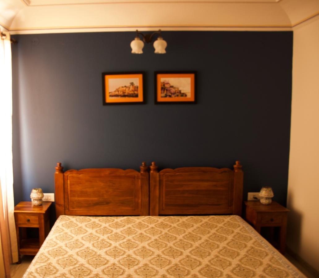 Pathik Niwas Bed & Breakfast Jaipur Bagian luar foto